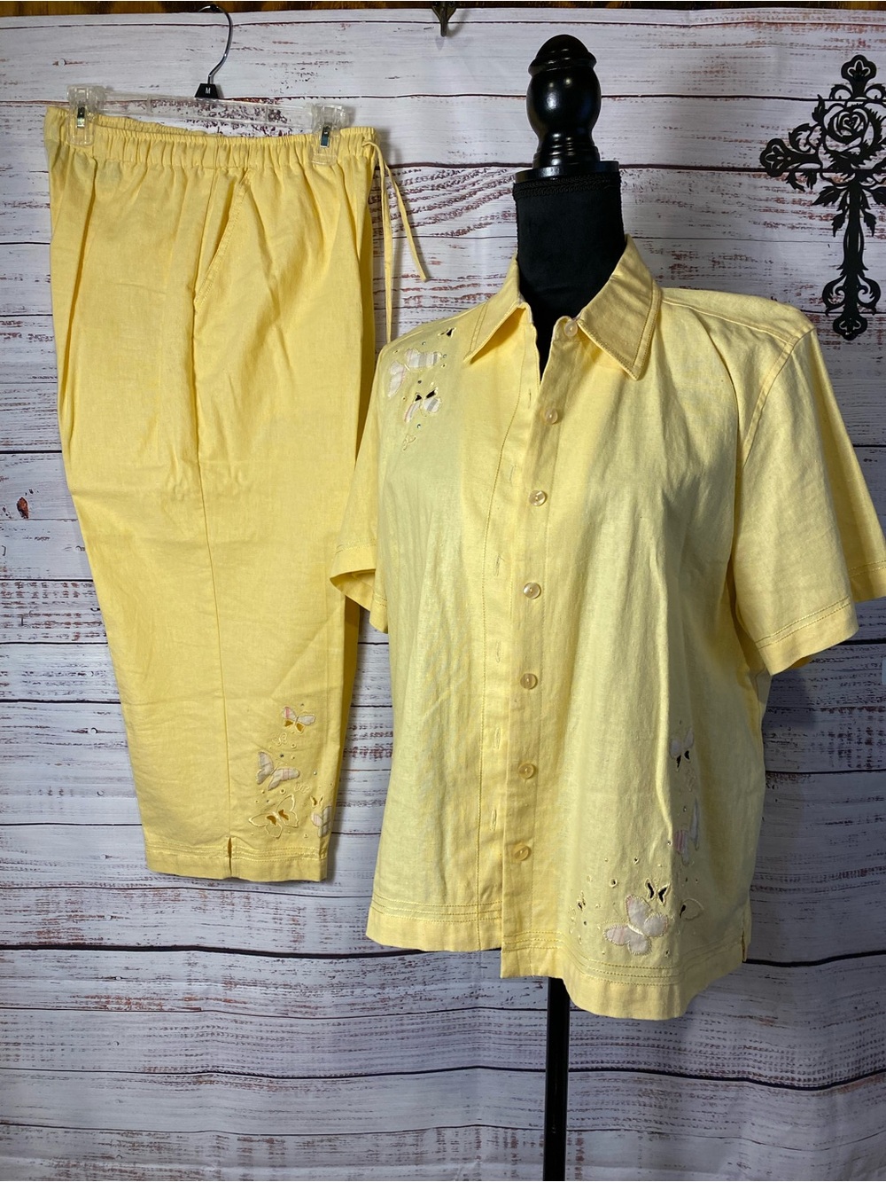 Erika Pale Yellow Women's Two-Piece Pantsuit Set Butterfly Accents Sz-T-XL-P-L